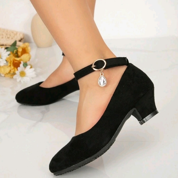 Girls Formal MaryJane Pumps (5.5) - Picture 3 of 6